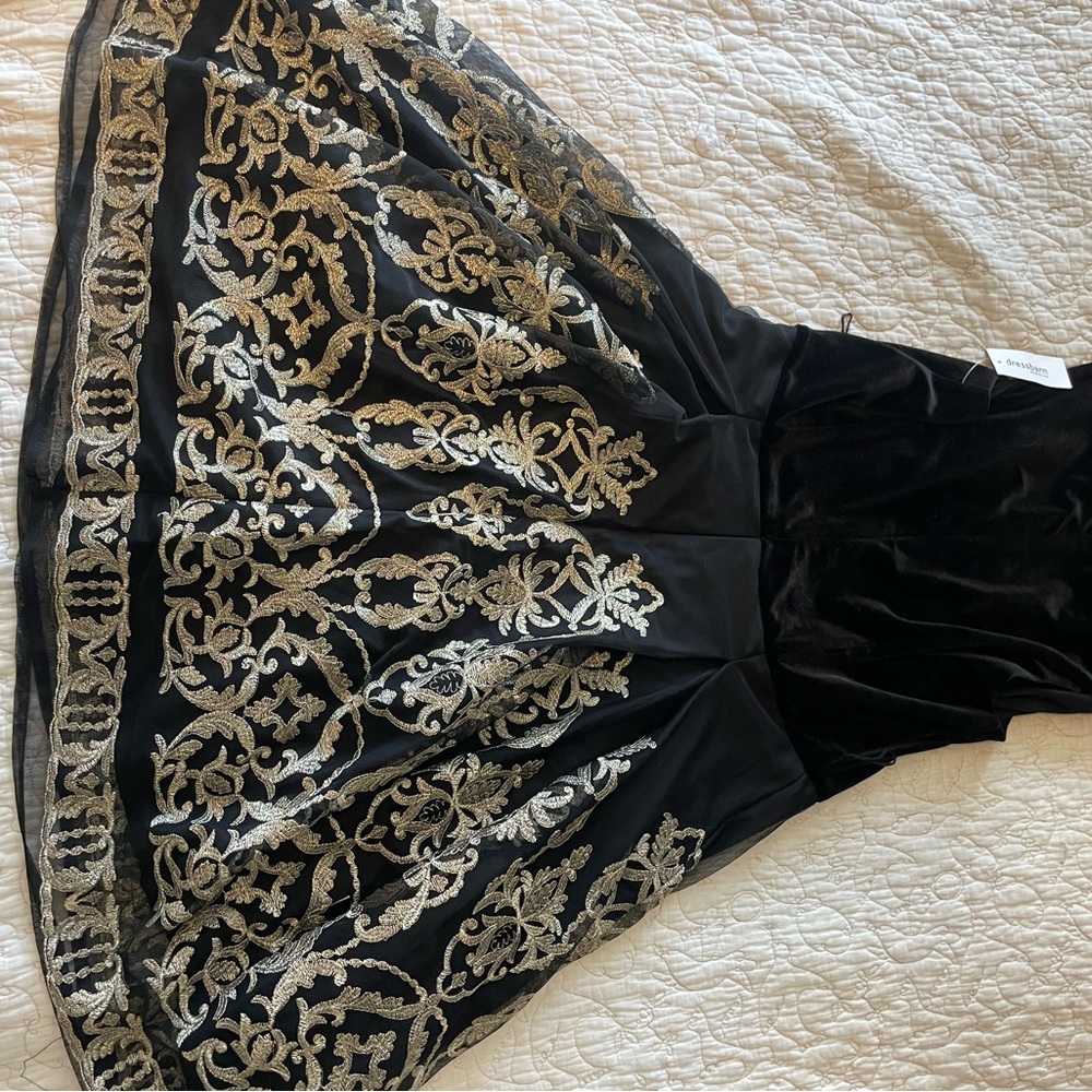 Velvet black and gold sleeveless dress NEW